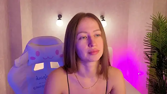 Snapshot of bella_li__ chatting on 12-16-25, 01:21 bella li online show from 12-16-25, 01:21