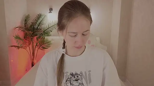 Snapshot of bella_li__ chatting on 03-27-26, 01:33 bella li online show from 03-27-26, 01:33