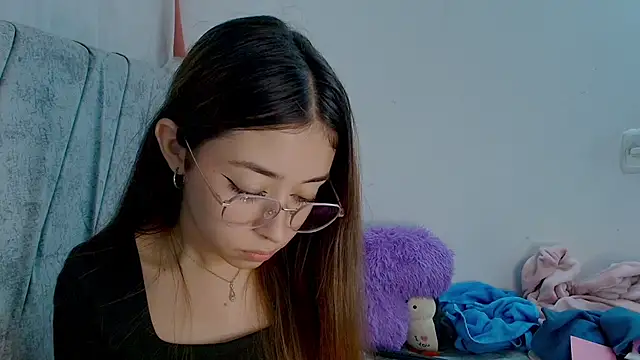 Snapshot of kimmy_vegga2 chatting on 10-22-25, 04:02 kimmy vegga2 online show from 10-22-25, 04:02