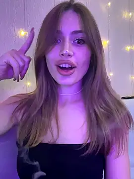 Elizabeth Tay online show from 11-12-25, 04:40