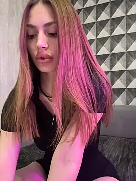 Elizabeth Tay online show from 04-20-26, 05:59