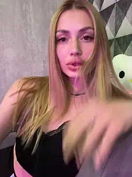 Elizabeth Tay online show from 05-27-26, 06:49
