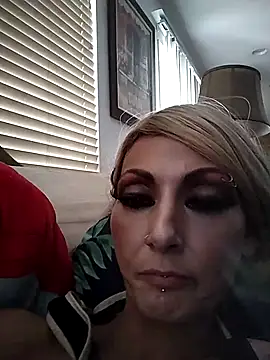 Snapshot of felony000 chatting on 09-28-25, 04:34 felony000 online show from 09-28-25, 04:34