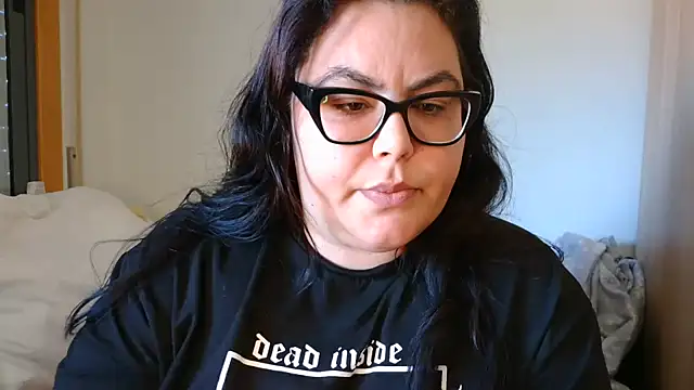 Snapshot of Eli_BBW chatting on 09-15-25, 01:22 Eli BBW online show from 09-15-25, 01:22