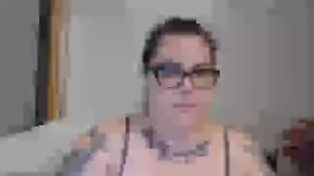 Snapshot of Eli_BBW chatting on 09-30-25, 01:32 Eli BBW online show from 09-30-25, 01:32