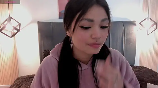 Snapshot of Evaa_rosee_ chatting on 10-03-25, 12:24 Evaa rosee online show from 10-03-25, 12:24