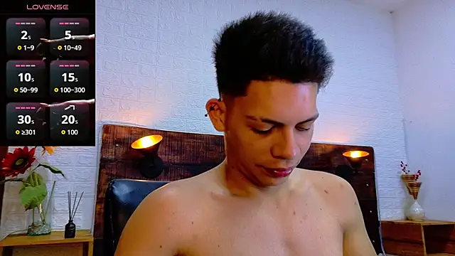 Snapshot of JhosuaVega chatting on 10-26-25, 12:27 JhosuaVega online show from 10-26-25, 12:27