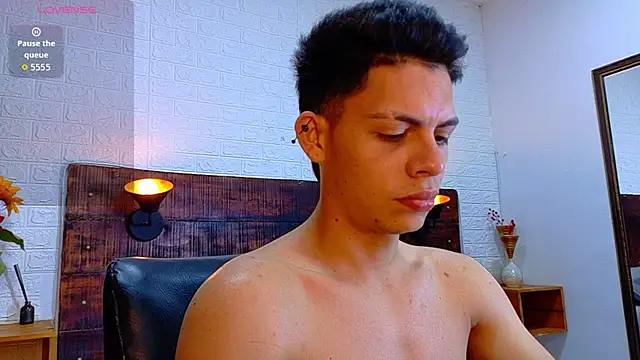 Snapshot of JhosuaVega chatting on 11-01-25, 10:56 JhosuaVega online show from 11-01-25, 10:56