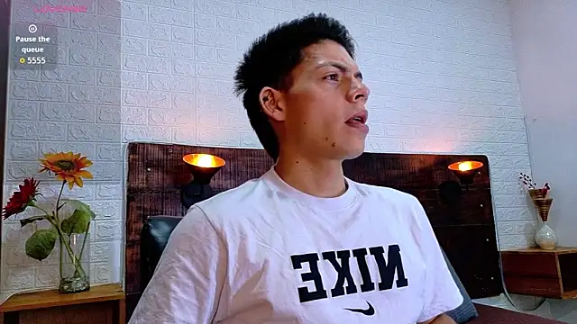 Snapshot of JhosuaVega chatting on 11-08-25, 09:35 JhosuaVega online show from 11-08-25, 09:35