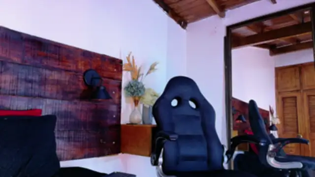 Snapshot of JhosuaVega chatting on 03-11-26, 03:45 JhosuaVega online show from 03-11-26, 03:45