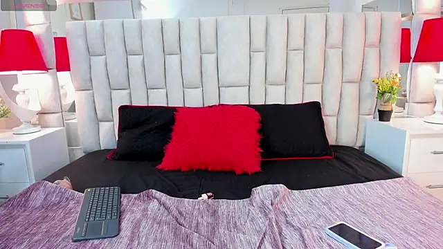 Snapshot of melani_hom chatting on 09-17-25, 12:40 melani hom online show from 09-17-25, 12:40