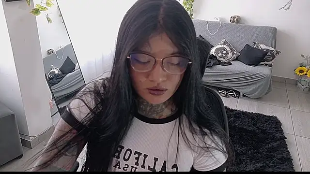 Unatatuada online show from 09-24-25, 08:12