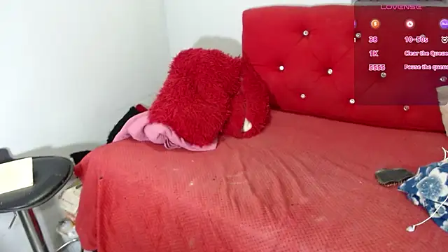 Snapshot of Anthonella_duran chatting on 11-22-25, 03:44 Anthonella duran online show from 11-22-25, 03:44