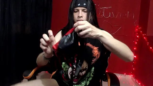 Snapshot of stvn_hot chatting on 01-17-26, 12:04 stvn hot online show from 01-17-26, 12:04