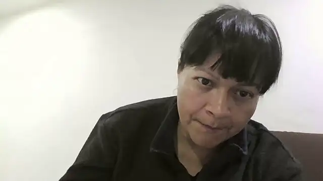 adri89-g online show from 05-01-26, 03:33