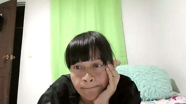 Snapshot of adri89-g chatting on 05-10-26, 04:28 adri89-g online show from 05-10-26, 04:28