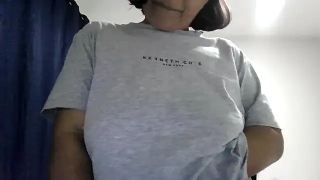 Snapshot of adri89-g chatting on 06-18-26, 04:46 adri89-g online show from 06-18-26, 04:46