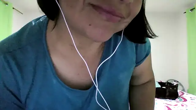 Snapshot of adri89-g chatting on 06-22-26, 01:07 adri89-g online show from 06-22-26, 01:07