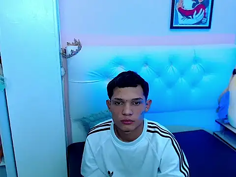 Snapshot of EL_VENEZOLANO_22CM chatting on 09-19-25, 07:10 EL VENEZOLANO 22CM online show from 09-19-25, 07:10