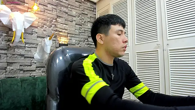 Nick Wolff online show from 12-04-25, 04:00