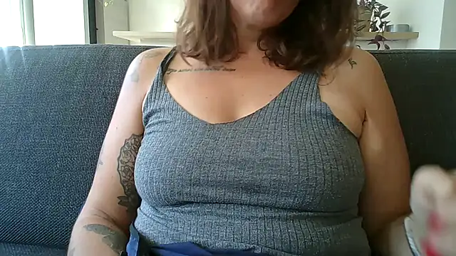 Snapshot of samantaatw chatting on 09-16-25, 01:01 samantaatw online show from 09-16-25, 01:01