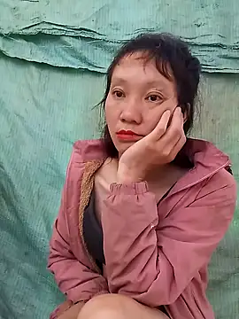 Snapshot of bonnie-00 chatting on 10-04-25, 05:05 bonnie-00 online show from 10-04-25, 05:05