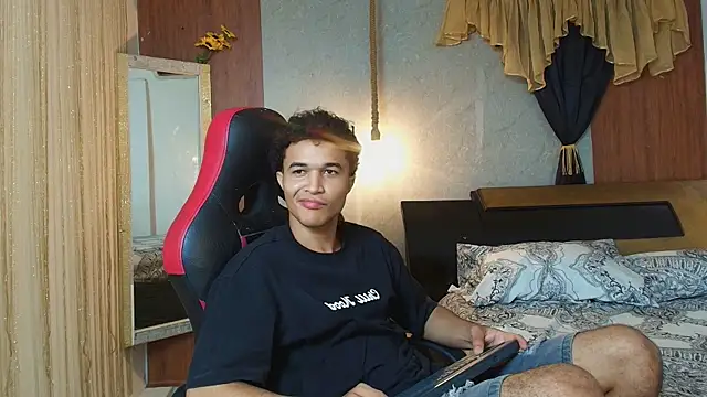 Snapshot of fire_drako_ chatting on 05-19-26, 04:30 fire drako online show from 05-19-26, 04:30