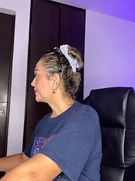 BunnyGlow50 online show from 04-24-26, 07:38