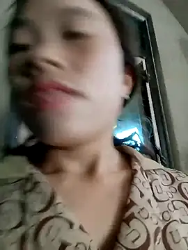 lyuyenkk online show from 10-18-25, 07:42