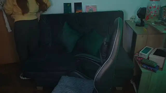 Snapshot of Miacatsito3 chatting on 11-06-25, 02:34 Miacatsito3 online show from 11-06-25, 02:34