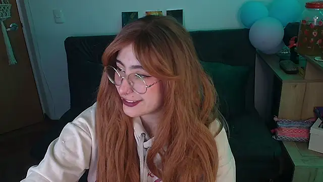 Snapshot of Miacatsito3 chatting on 11-25-25, 04:01 Miacatsito3 online show from 11-25-25, 04:01