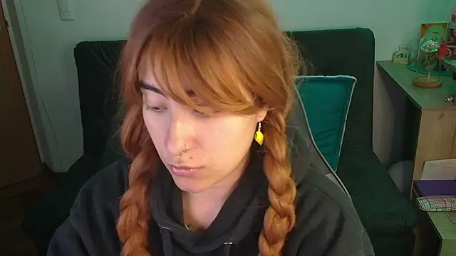 Snapshot of Miacatsito3 chatting on 12-23-25, 02:20 Miacatsito3 online show from 12-23-25, 02:20