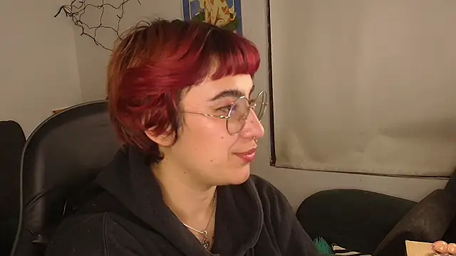 Snapshot of Miacatsito3 chatting on 02-06-26, 12:37 Miacatsito3 online show from 02-06-26, 12:37