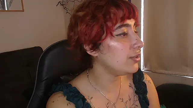 Snapshot of Miacatsito3 chatting on 02-10-26, 09:08 Miacatsito3 online show from 02-10-26, 09:08