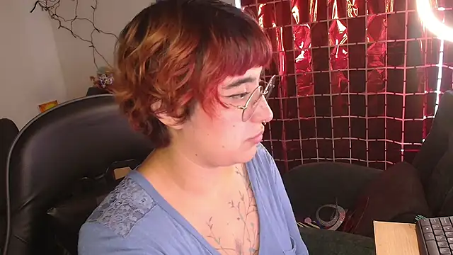 Snapshot of Miacatsito3 chatting on 02-19-26, 10:28 Miacatsito3 online show from 02-19-26, 10:28