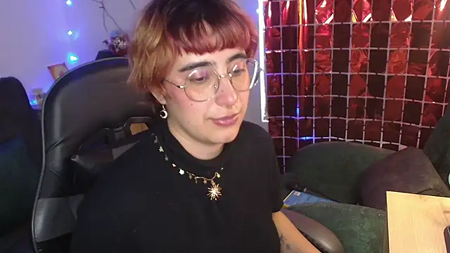 Snapshot of Miacatsito3 chatting on 02-28-26, 10:33 Miacatsito3 online show from 02-28-26, 10:33