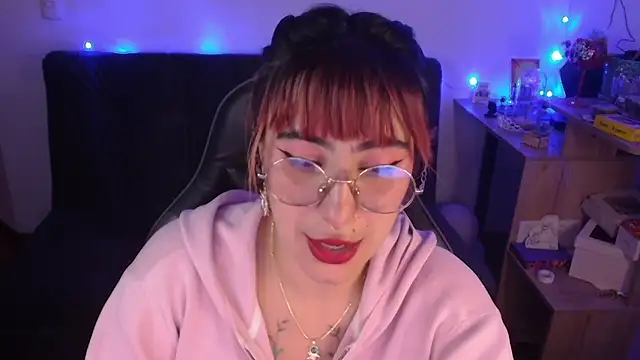 Snapshot of Miacatsito3 chatting on 03-13-26, 01:12 Miacatsito3 online show from 03-13-26, 01:12