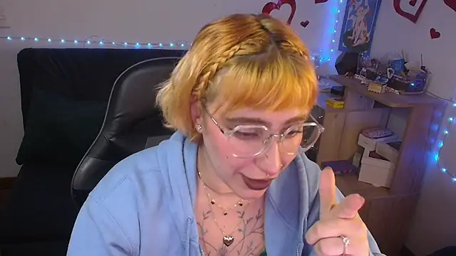 Miacatsito3 online show from 06-19-26, 01:43