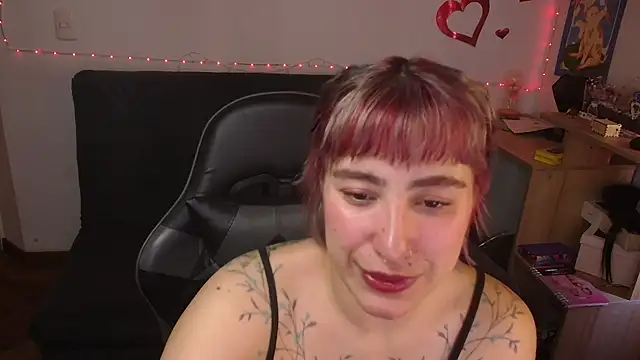 Miacatsito3 online show from 07-28-26, 08:52