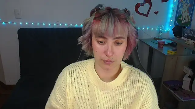 Miacatsito3 online show from 08-04-26, 02:48
