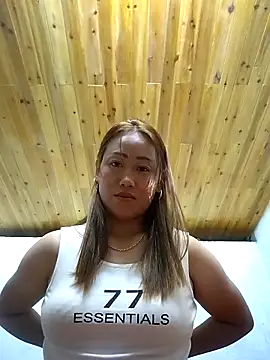 Snapshot of Dung_x chatting on 10-15-25, 07:52 Dung x online show from 10-15-25, 07:52