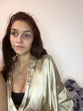 Snapshot of EllaBlowy chatting on 10-09-25, 08:34 EllaBlowy online show from 10-09-25, 08:34