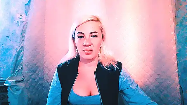 EmmaCat  online show from 09-16-25, 05:19