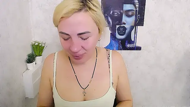 EmmaCat  online show from 02-03-26, 06:40