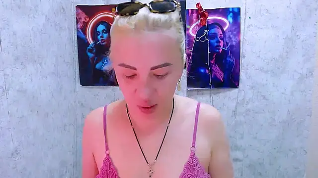 EmmaCat  online show from 03-17-26, 05:11