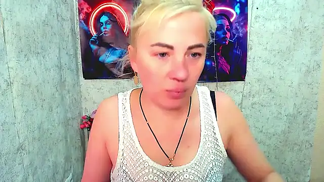 EmmaCat  online show from 03-22-26, 05:33