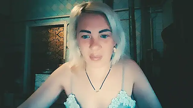 EmmaCat  online show from 04-24-26, 03:42