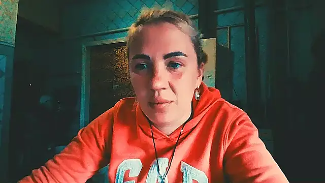 EmmaCat  online show from 04-27-26, 09:18