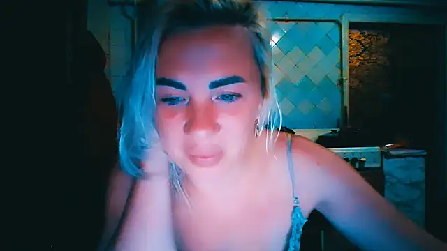 EmmaCat  online show from 06-26-26, 06:45