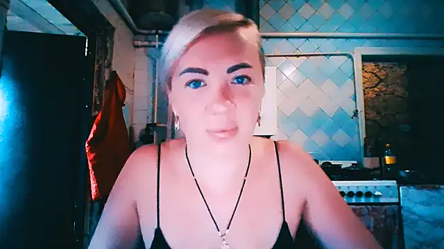 EmmaCat  online show from 07-25-26, 05:05